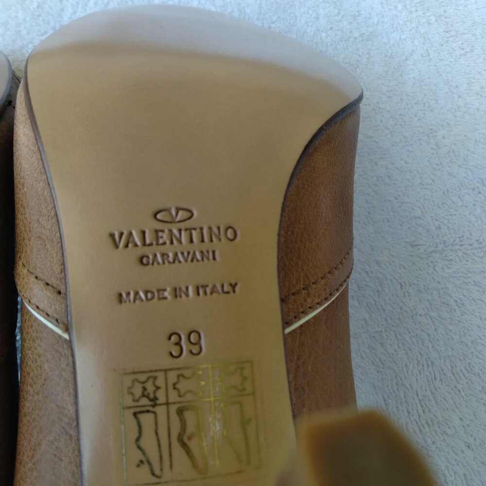 Valentino Beige & White Pumps Size 39 - Picture 6 of 7